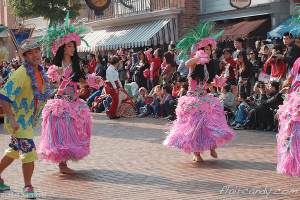 Hong Kong Disneyland Flights of Fantasy Parade Lilo and Stitch