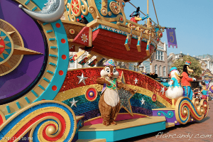Hong Kong Disneyland Flights of Fantasy Parade Chip and Dale Donald Duck Goofy